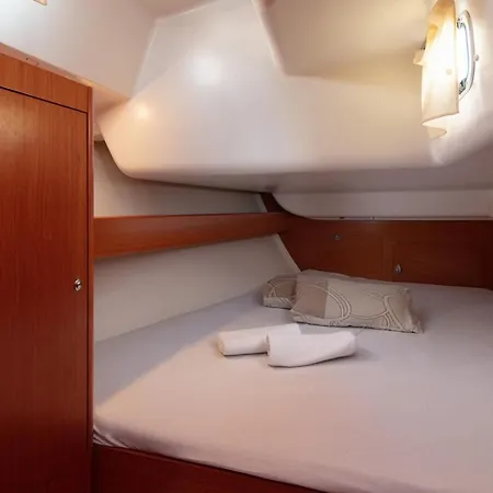 Beneteau Cyclades 43.3 - Arkina Sailing Boat